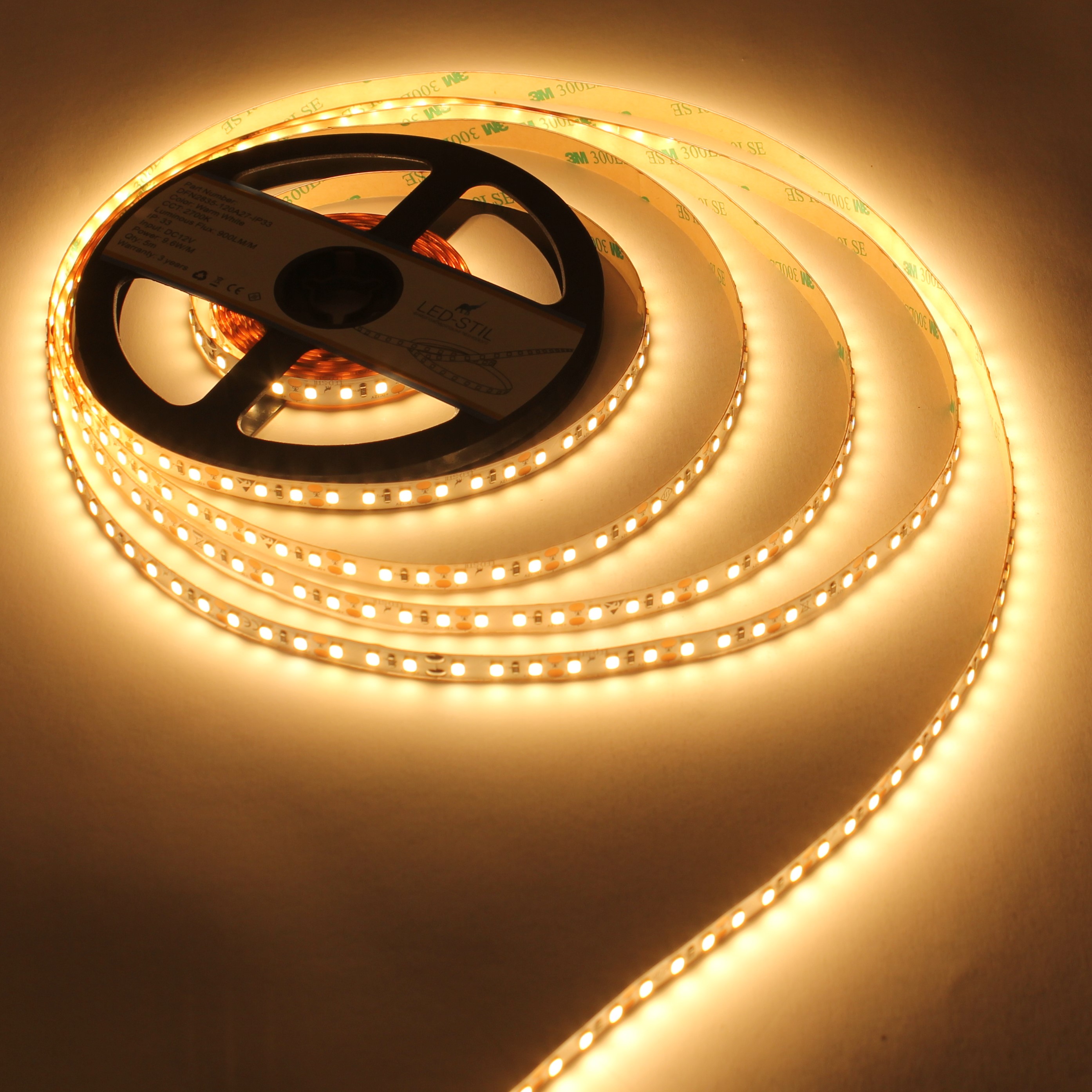 Світлодіодна стрічка LED-STIL 2700K 9,6 Вт/м 2835 120 діодів IP33 12 Вольт 900 lm тепле світло
