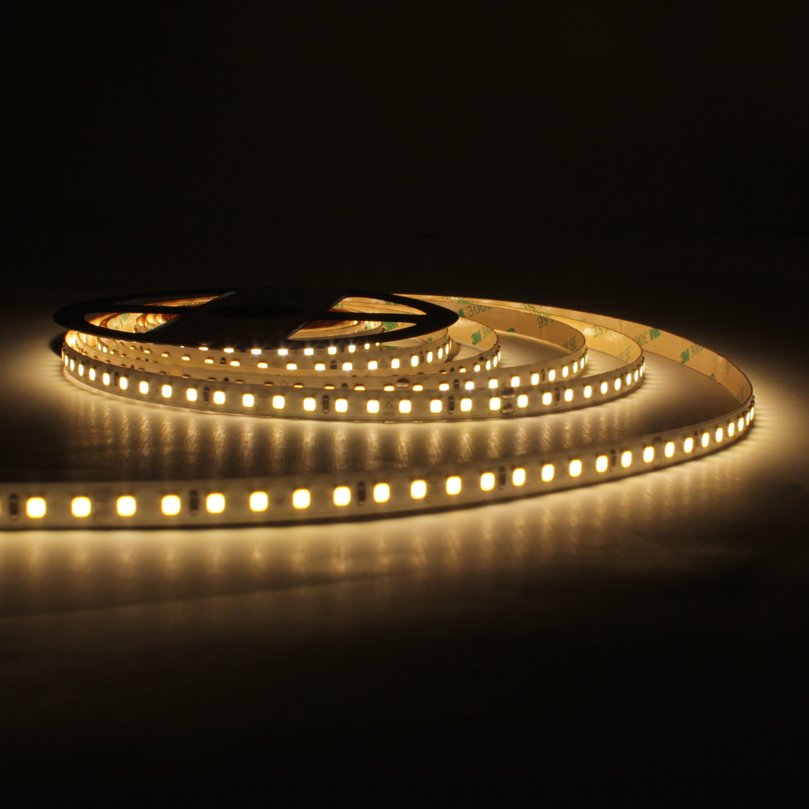 Світлодіодна стрічка LED-STIL 3000K 6 Вт/м 2835 128 діодів IP33 24 Вольти 850 lm тепле світло