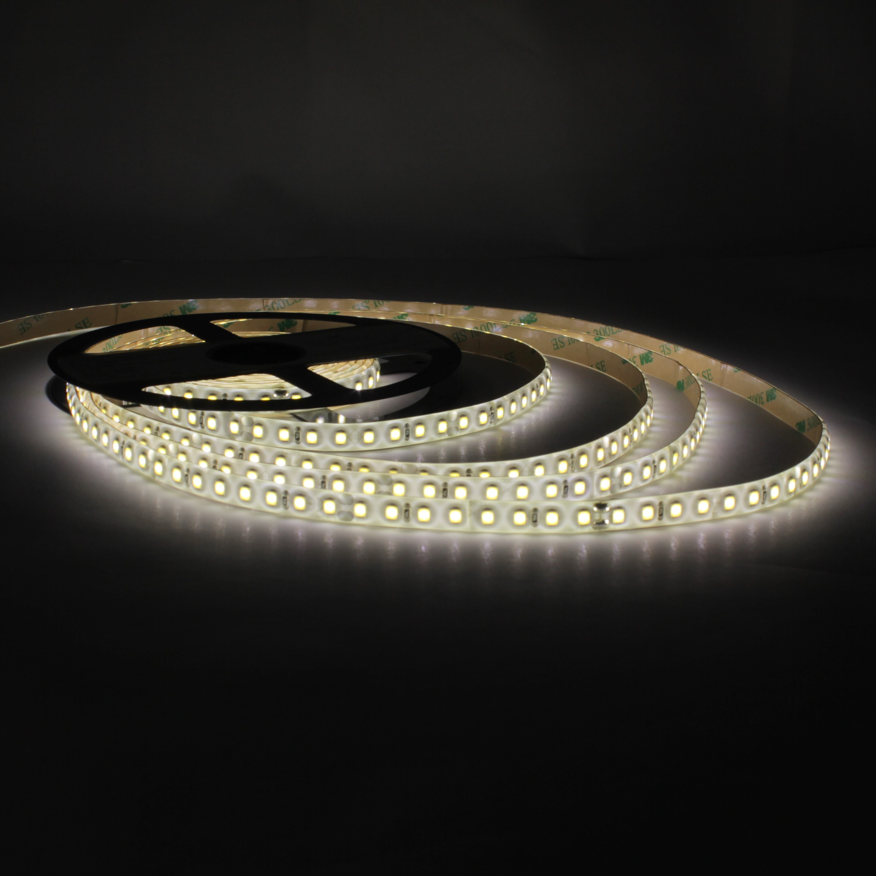 Світлодіодна стрічка LED-STIL 4000К 6 Вт/м 2835 128 діодів IP65 24 Вольти 900 lm нейтральне світло