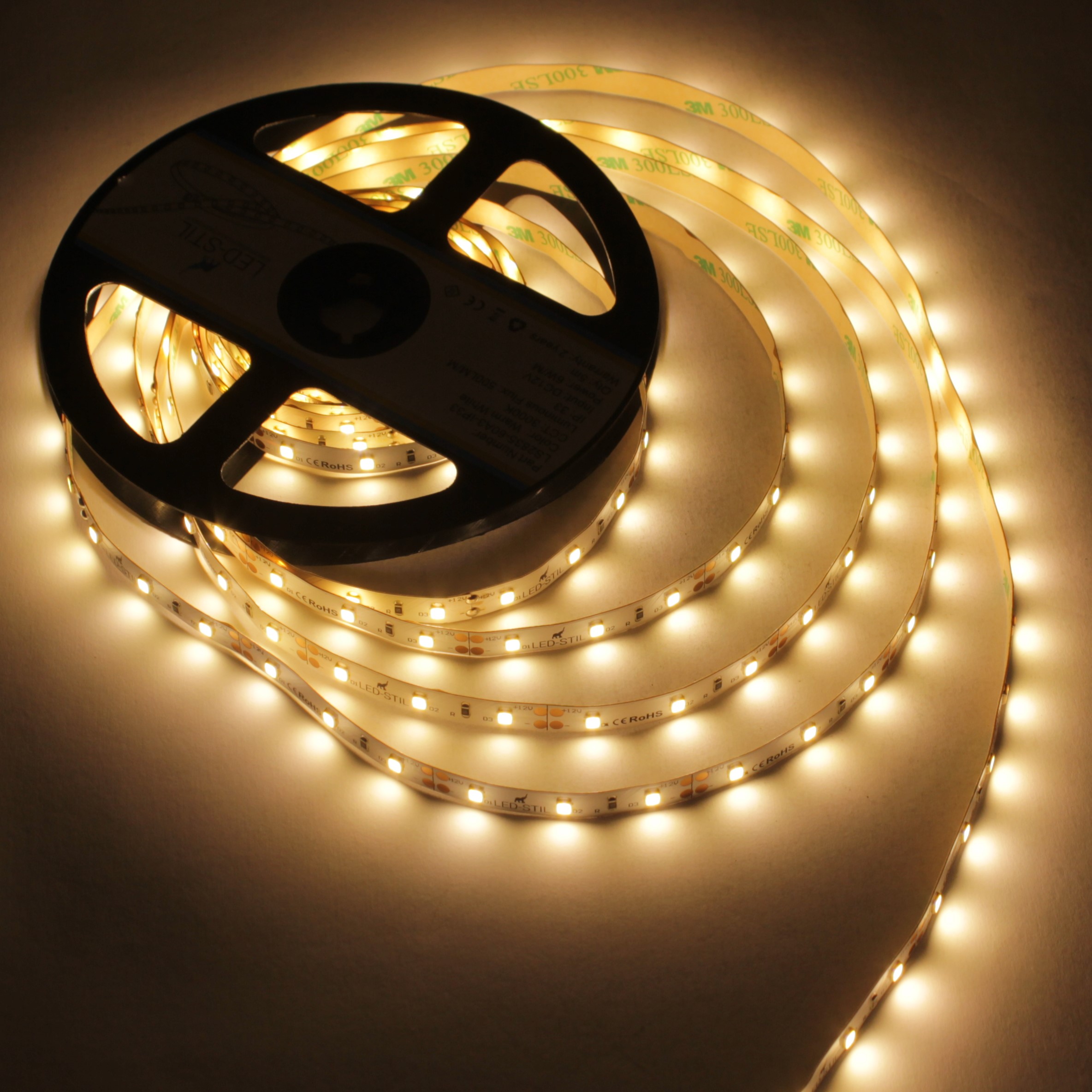 Світлодіодна стрічка LED-STIL 3000K 6 Вт/м 2835 60 діодів IP33 12 Вольт 500 lm тепле світло