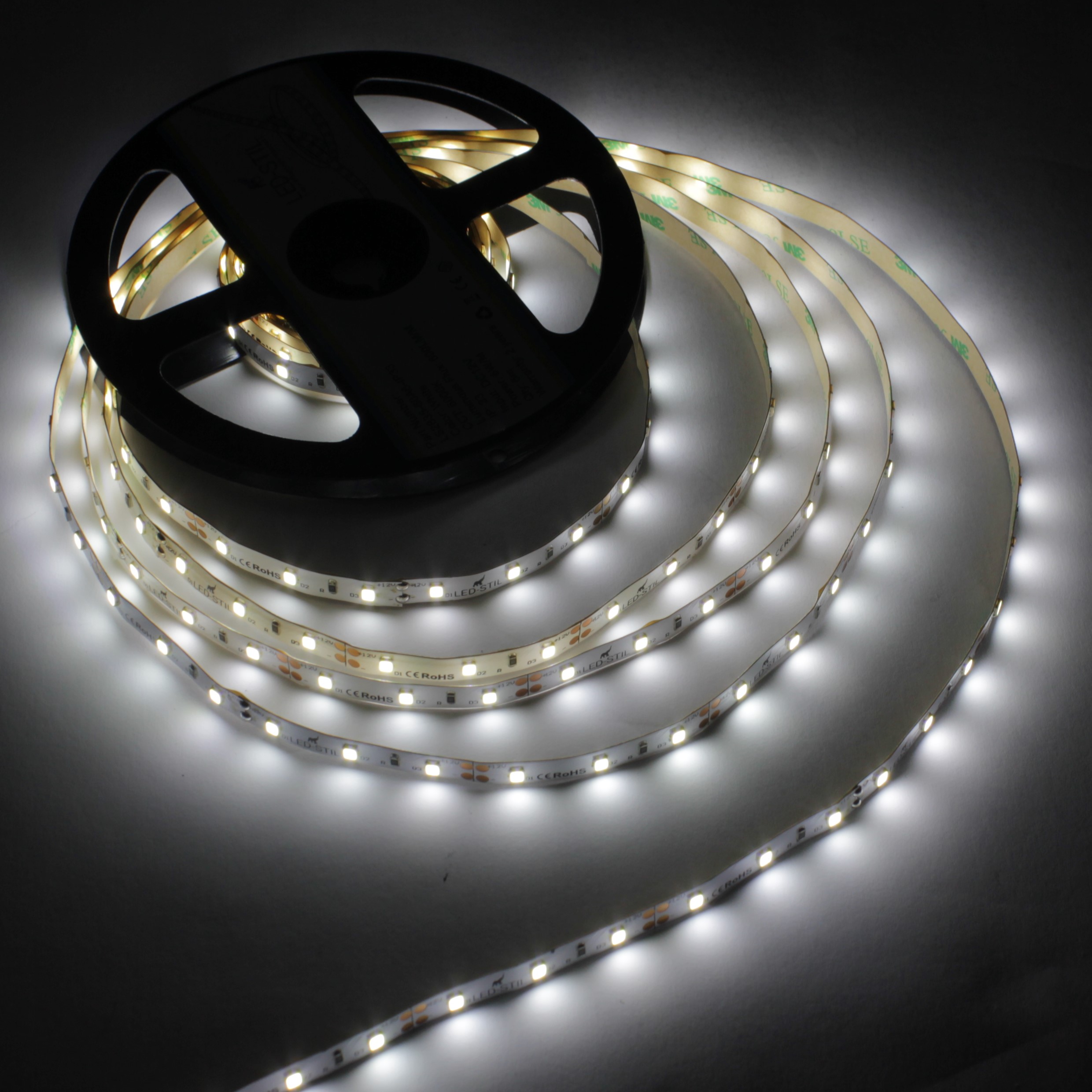 Світлодіодна стрічка LED-STIL 6000K 6 Вт/м 2835 60 діодів IP33 12 Вольт 600 lm холодне світло