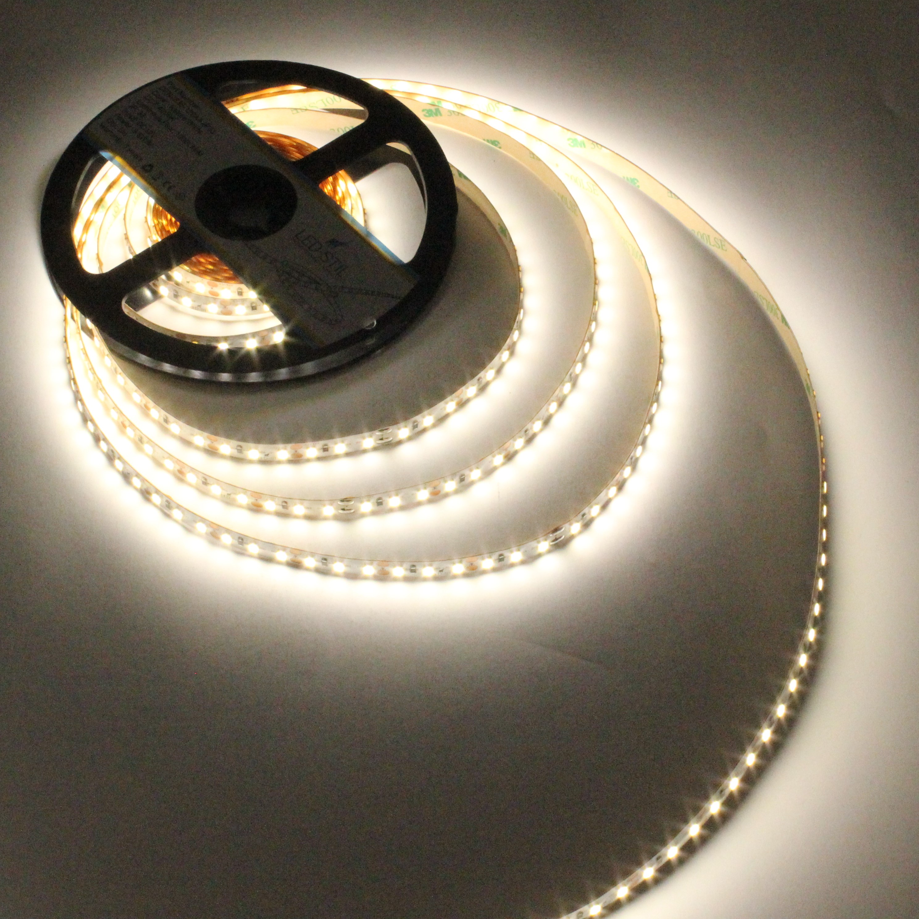 Світлодіодна стрічка LED-STIL 4000K 9,6 Вт/м 2835 120 діодів IP33 24 Вольти 1000 lm нейтральне світло