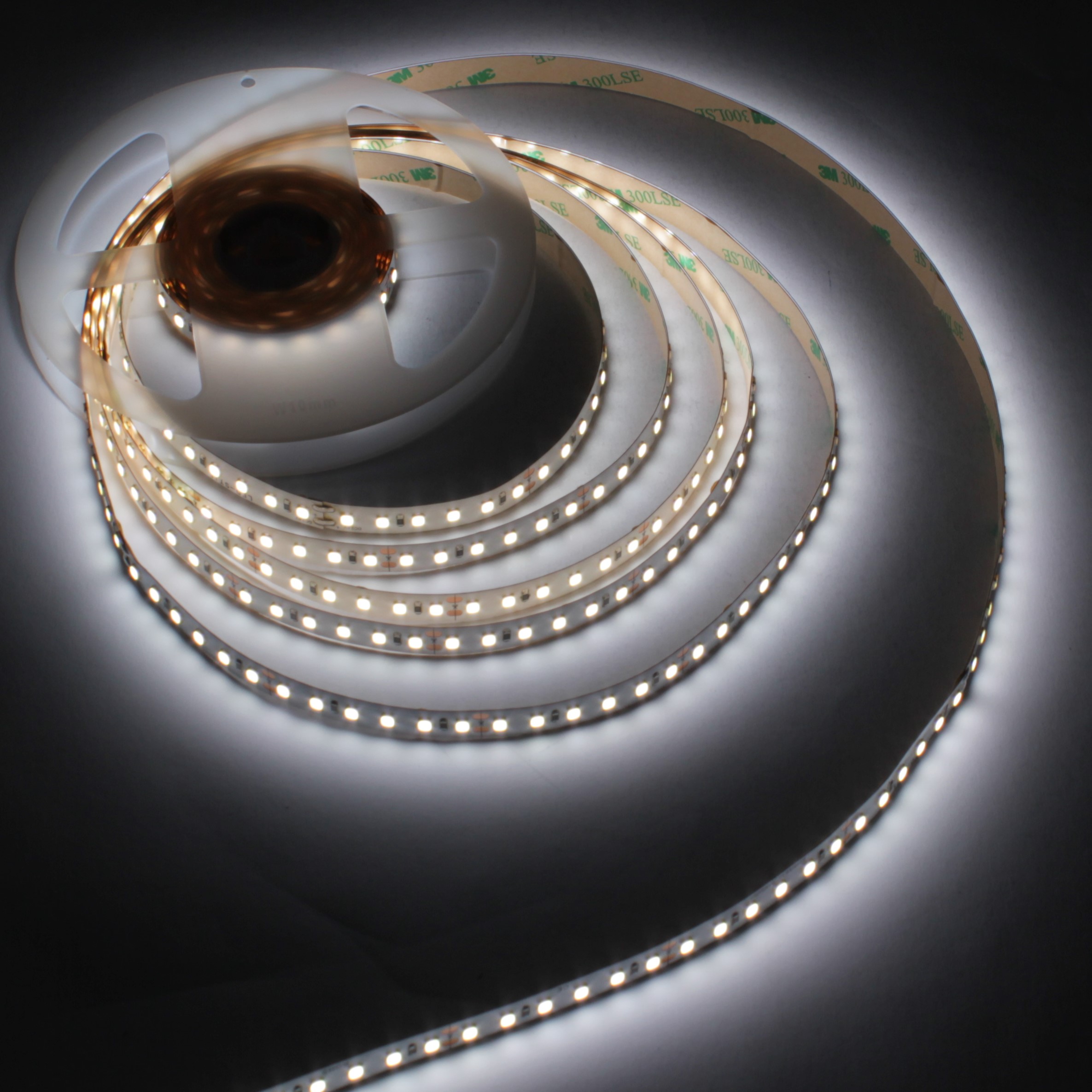 Світлодіодна стрічка LED-STIL 6000K 14,4 Вт/м 2835 (діоди Samsung) 120 діодів IP33 24 Вольти 1600 lm