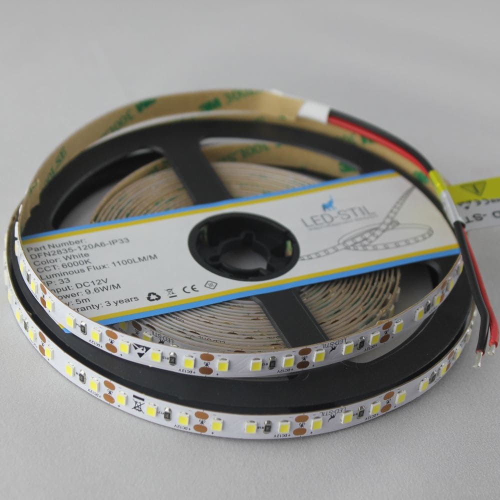 Світлодіодна стрічка LED-STIL 6000K 9,6 Вт/м 2835 120 діодів IP33 12 Вольт 1100 lm холодне світло