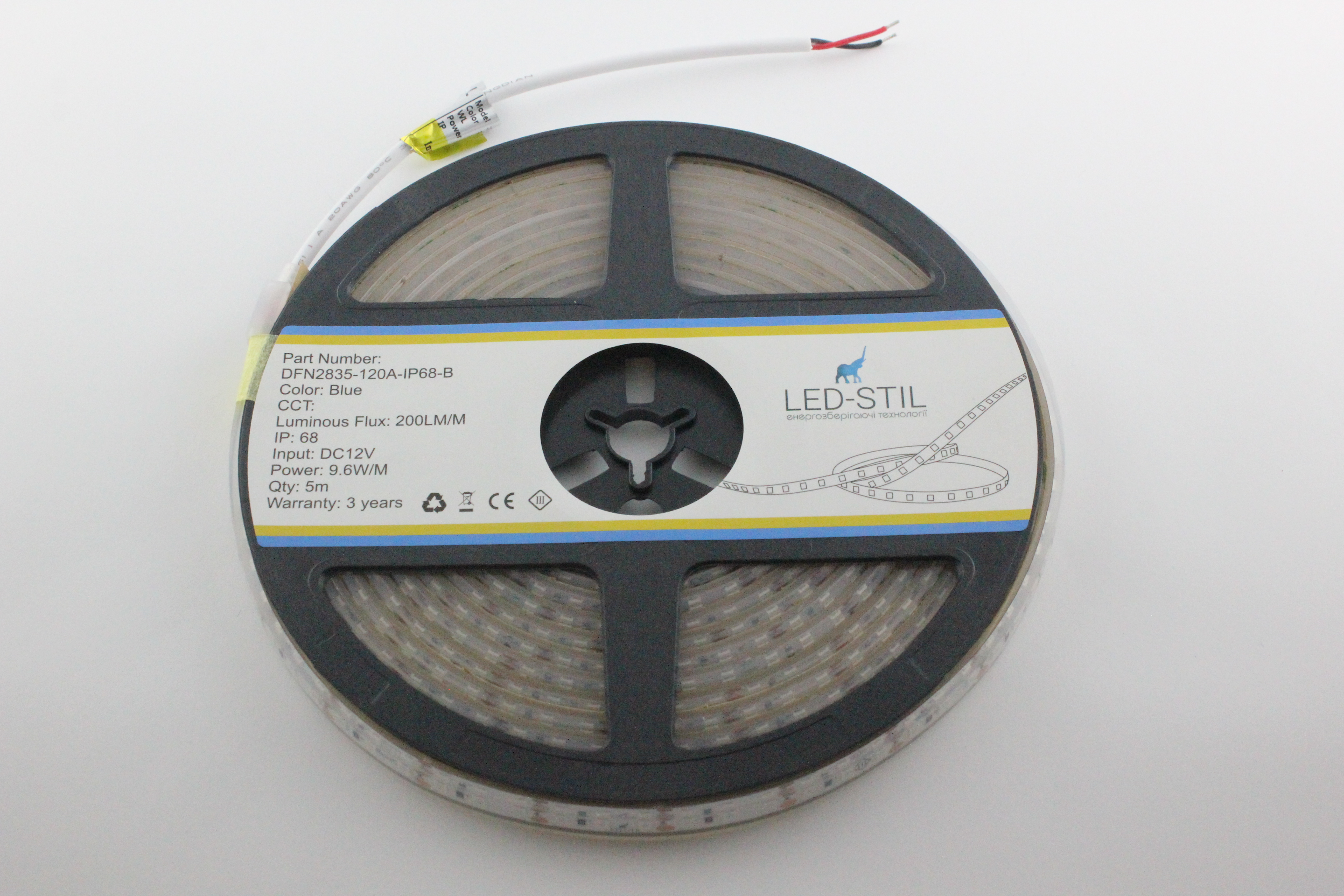 Світлодіодна стрічка LED-STIL 9,6 Вт/м 2835 120 діодів IP68 12 Вольт 130 lm СИНЄ світло